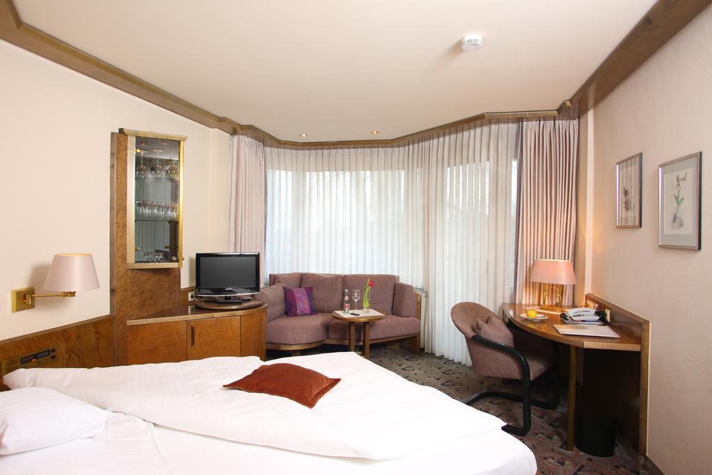 Brielhof Hotel 3*